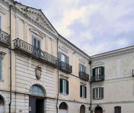 Hotel Il Palazzotto Isernia Exterior foto